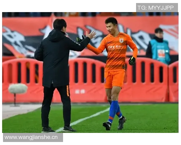 周海滨担任U15国足主教练40岁前国脚开启新征程 周海滨担任U15国足主教练40岁前国脚开启新征程