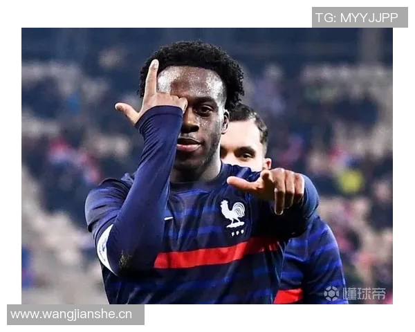 罗马冬季租借前锋卡利穆恩多引关注CEO马萨拉对其充满信心 罗马冬季租借前锋卡利穆恩多引关注CEO马萨拉对其充满信心