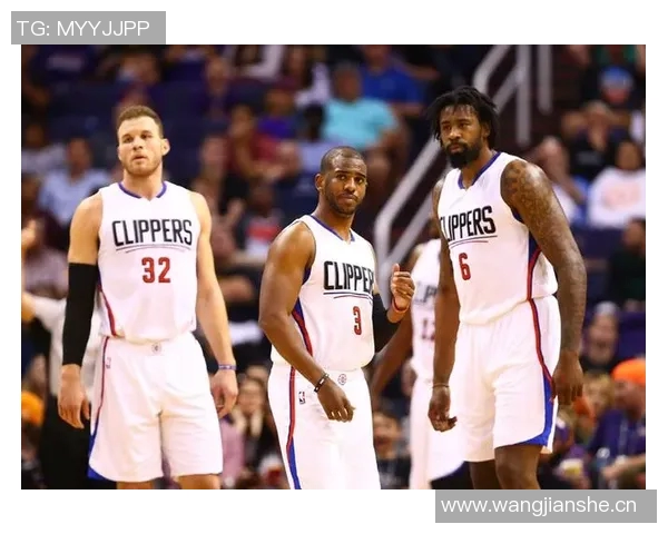 保罗回忆新秀赛季感慨时间流逝如梦似幻令人感慨万千 保罗回忆新秀赛季感慨时间流逝如梦似幻令人感慨万千