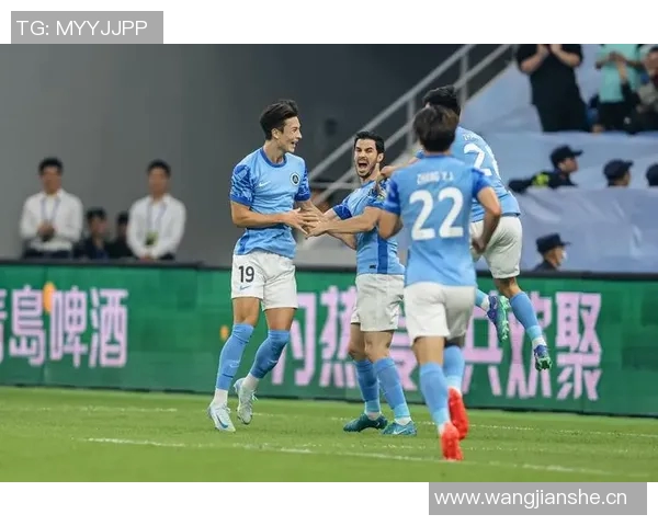 铲射自家大门乌龙失误三镇扳回一球十人新鹏城仍落后 铲射自家大门乌龙失误三镇扳回一球十人新鹏城仍落后