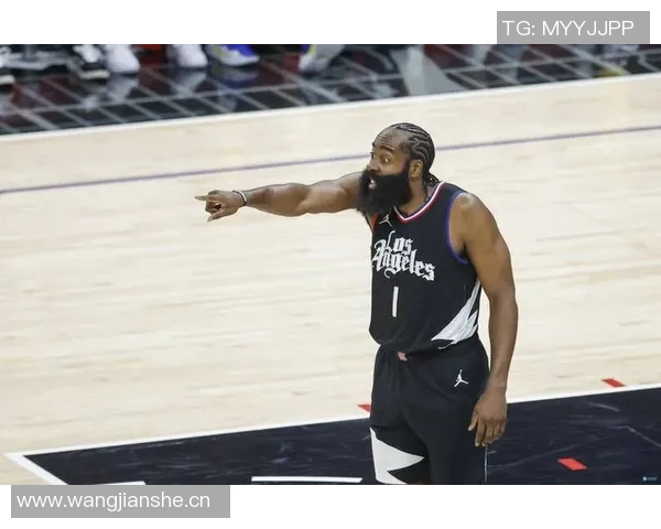 哈登加盟快船后表现惊艳第四节独揽23分助球队逆转取胜