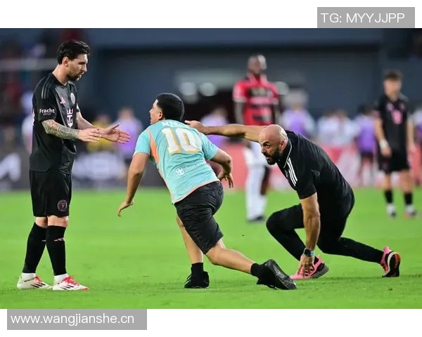 梅西与赖斯任意球精彩对决谁更胜一筹一起来看看吧