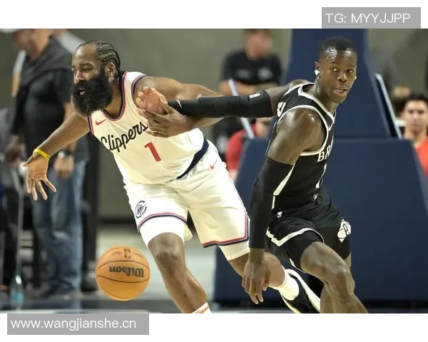 哈登全场表现亮眼贡献20分6板13助3断但7次失误影响球队节奏